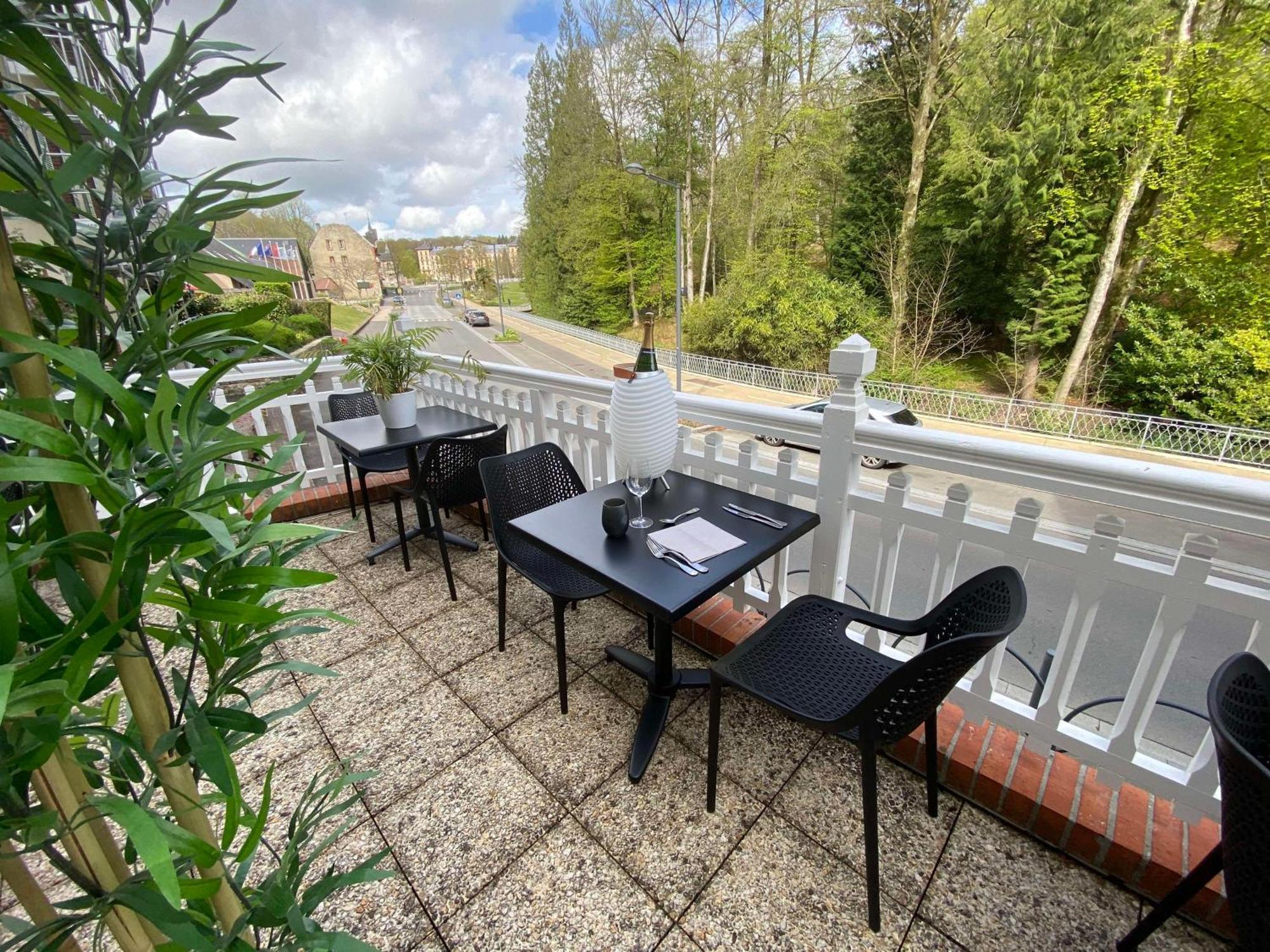 Brit Hotel & Spa Le Roc Au Chien Bagnoles de l'Orne Normandie Экстерьер фото